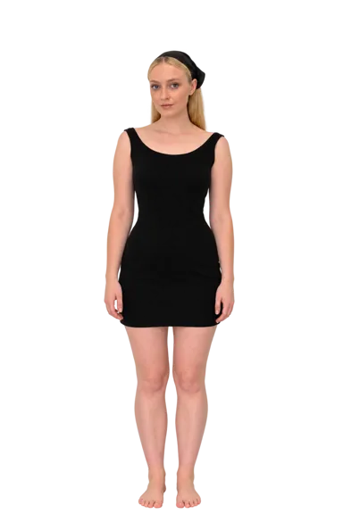 Dakota Fanning full-body height-comparison figure